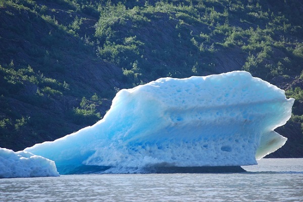iceberg mendenhall glacier